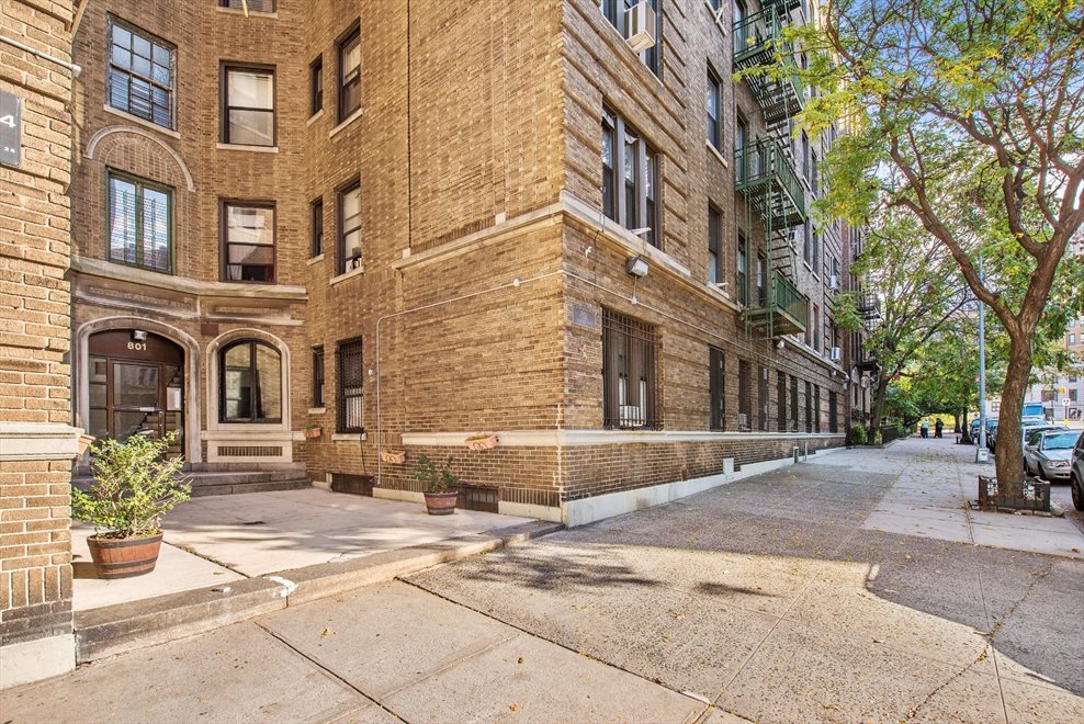 New York City Real Estate | View Riverside Drive | 2 Beds, 1 Bath | View 1