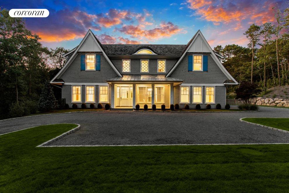The Hamptons Real Estate | View  | 6 Beds, 8.5 Baths