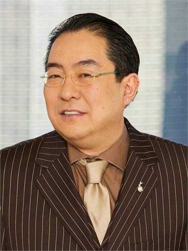 Hiro Matsui Real Estate Agent Corcoran