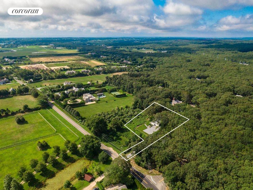 The Hamptons Real Estate | View 1216 Deerfield Road | room 2