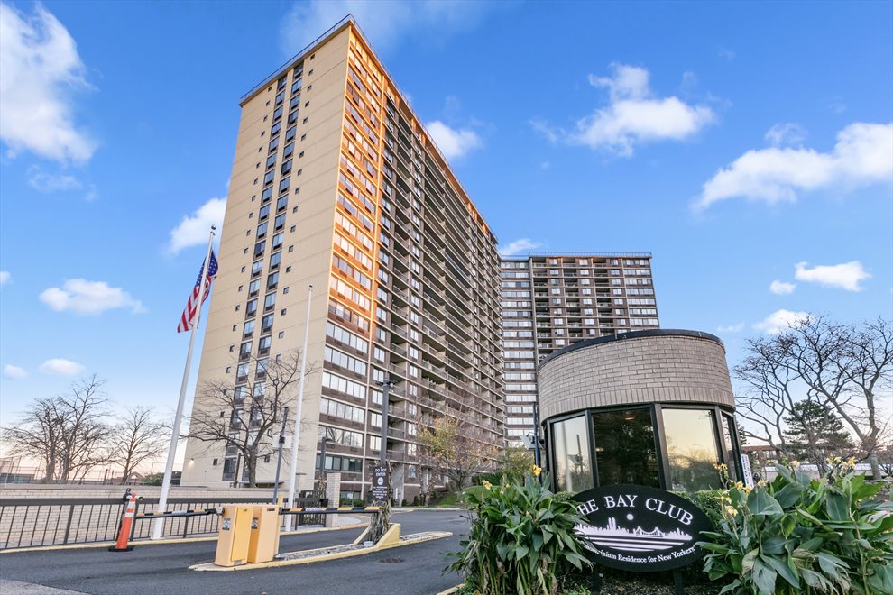 Bay Club Condos 2 Bay Club Drive, Queens Corcoran
