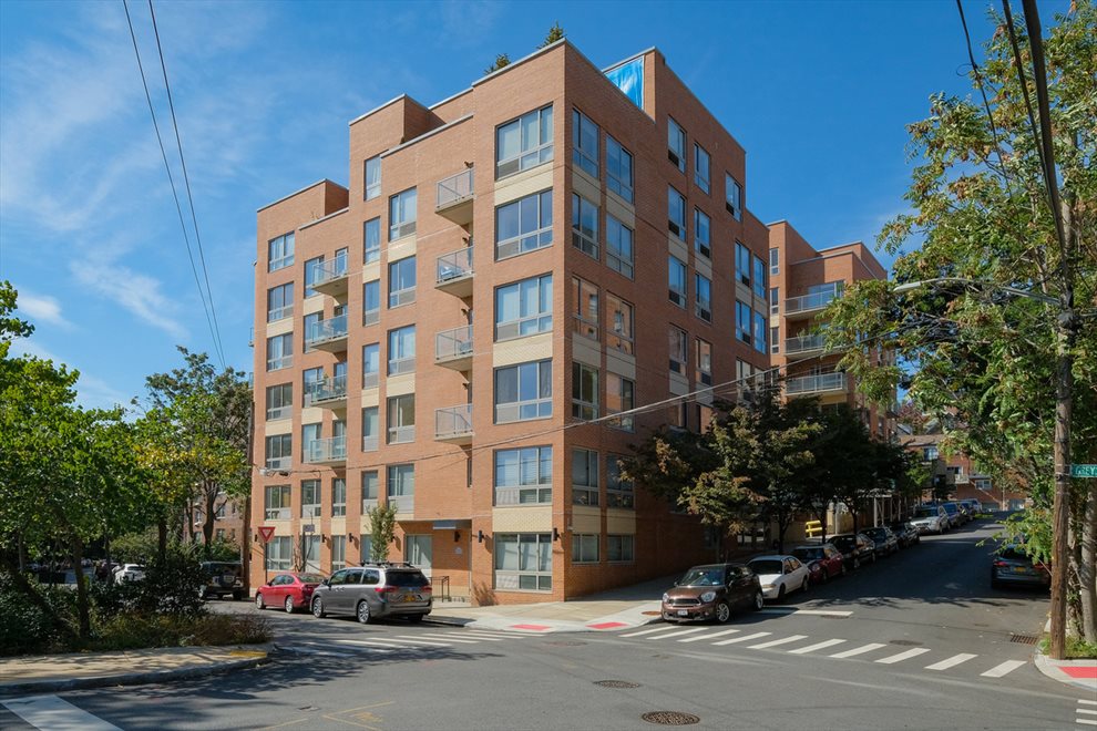 Latitude 3585 Greystone Avenue, Bronx Corcoran
