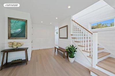 The Hamptons Real Estate | View 23 Fairview Road | foyer | View 18