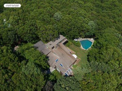 The Hamptons Real Estate | View 8 Kettle Court | so private | View 22