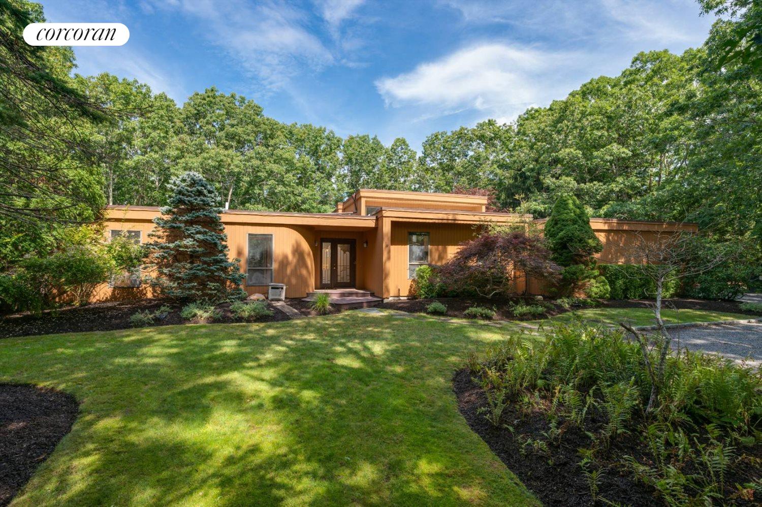 The Hamptons Real Estate | View 62 Woodland Drive | 3 Beds, 3 Baths | View 1