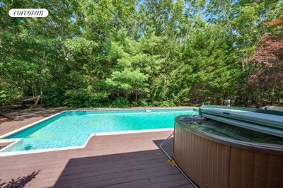 The Hamptons Real Estate | View 62 Woodland Drive | 6 person hot tub | View 23