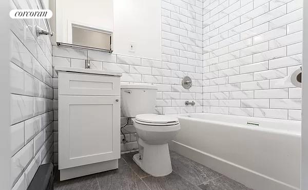 6 Charlotte Street, #2
