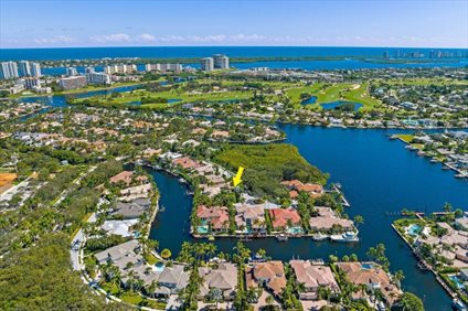 Homes for sale in North Palm Beach | View 749 Harbour Isles Place | 5 Beds, 6.1 Baths