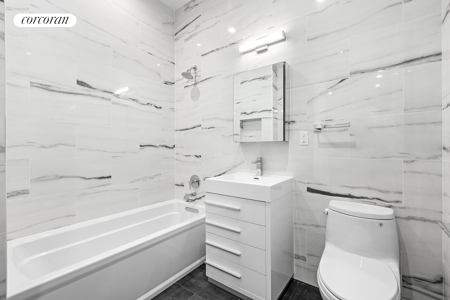 21-59 44th Drive 2D Court Square Queens NY 11101