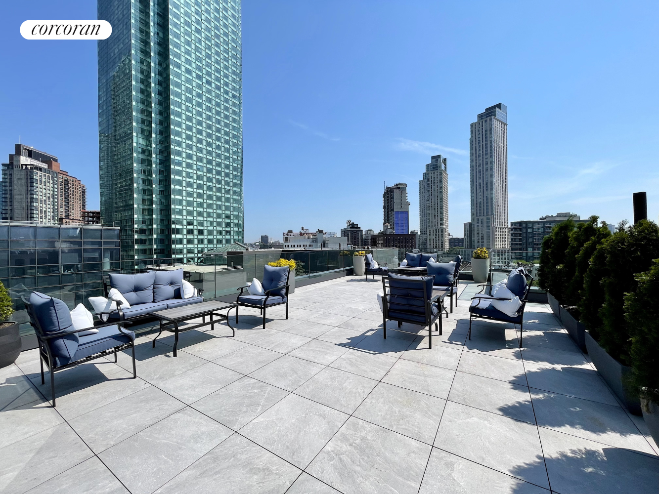 21-59 44th Drive 2D Court Square Queens NY 11101