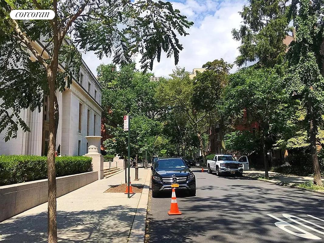 12 Monroe Place 1 Brooklyn Heights Brooklyn NY 11201