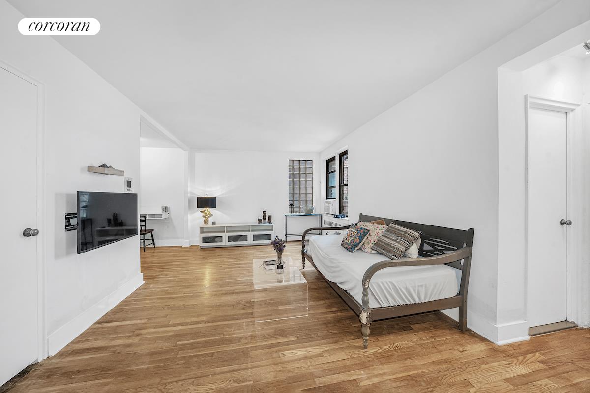 54 East 8th Street Greenwich Village New York NY 10003