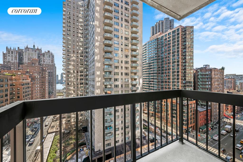 250 East 40th Street, #14E