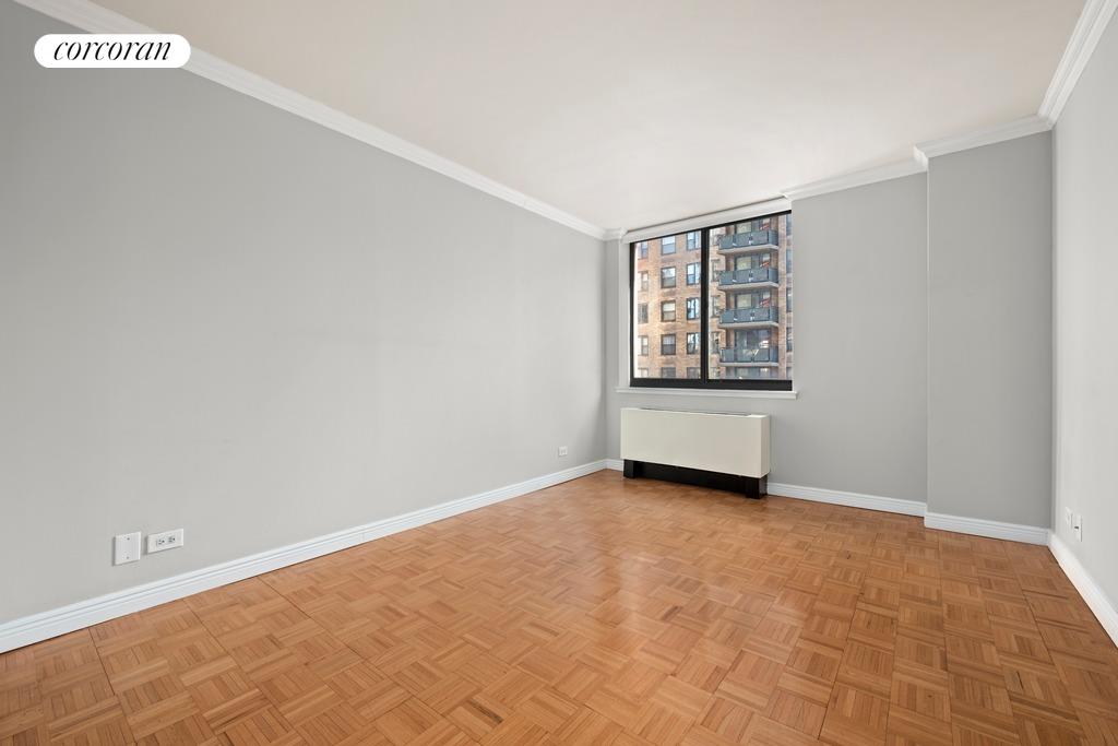 250 East 40th Street, #14E
