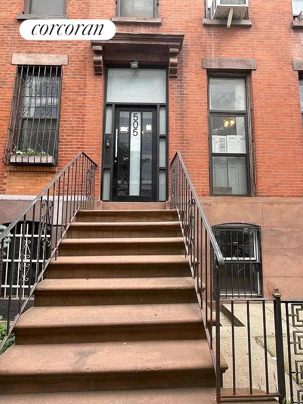 505 Vanderbilt Avenue, #PARLOR