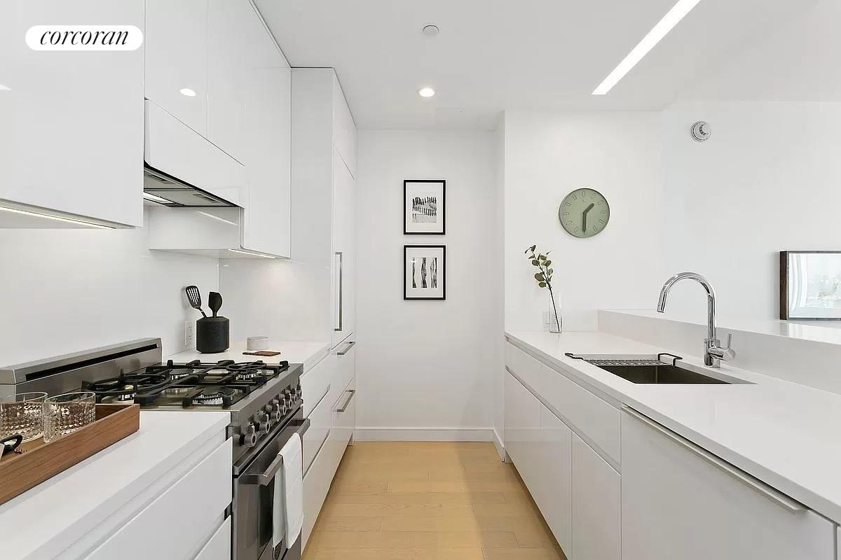 29-11 Queens Plaza Nor, #30D