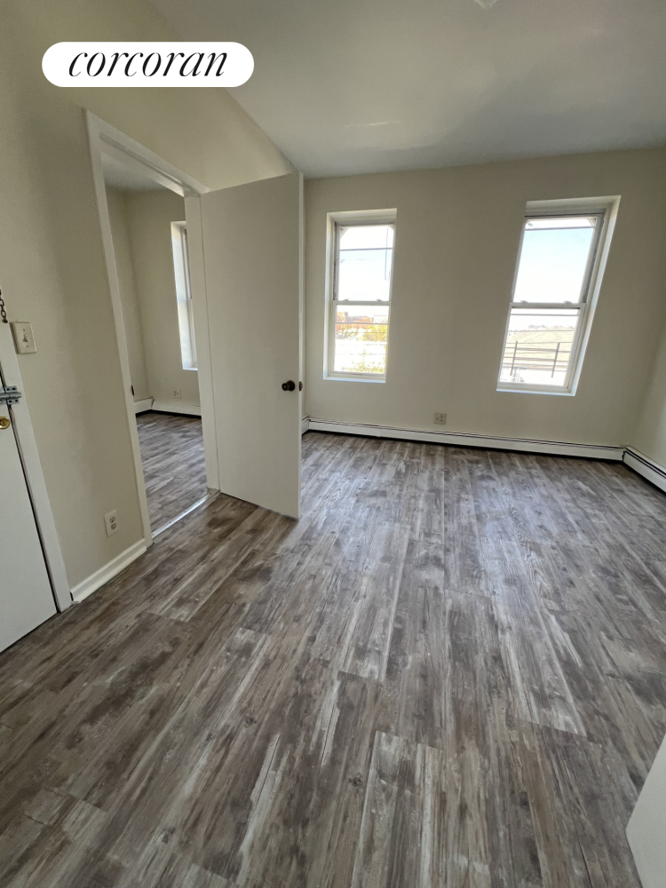 750 Glenmore Avenue, #3
