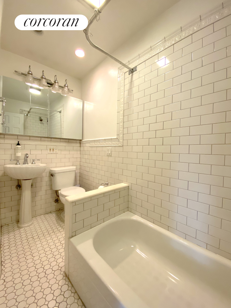 399 Sackett Street, #2