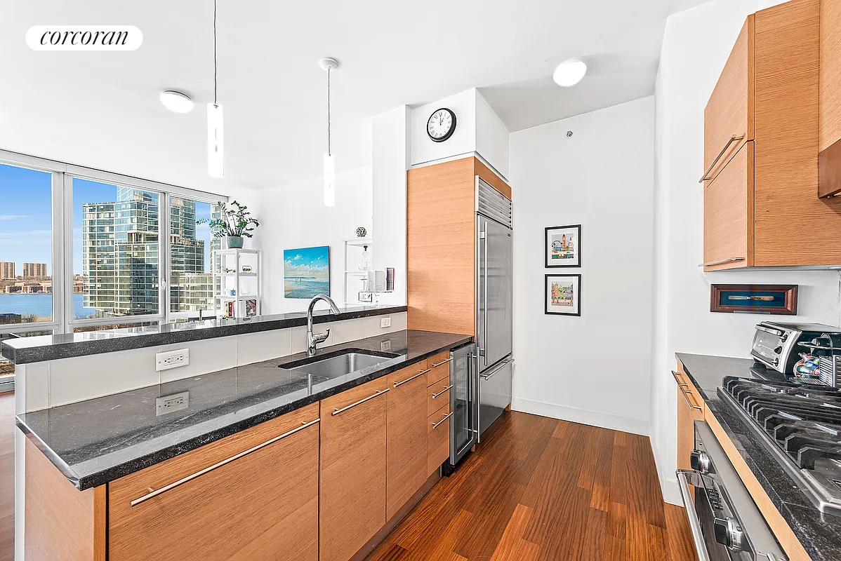 10 West End Avenue, #11E