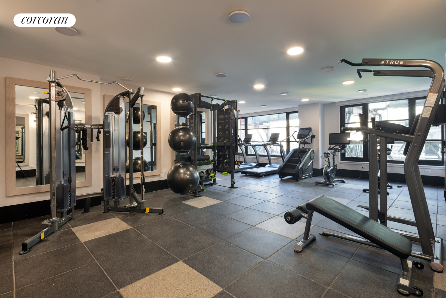 1100 Myrtle Avenue, #607