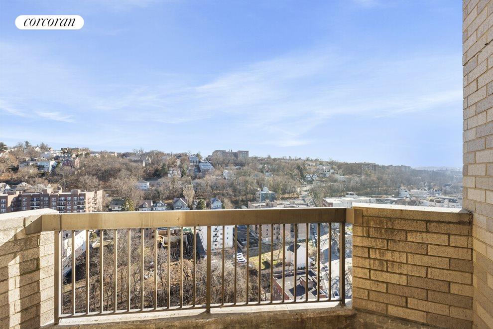 Other US Real Estate | View 1 Glenwood Avenue, 18M | room 2