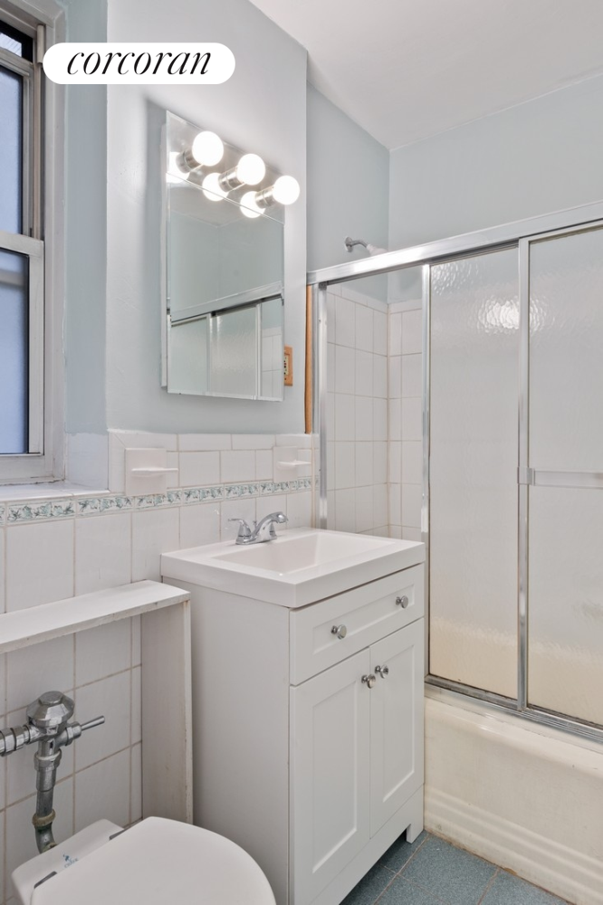 305 West 52nd Street 1K Clinton New York NY 10019