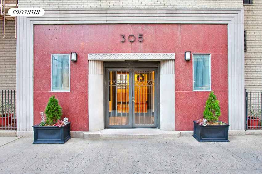 305 West 52nd Street 1K Clinton New York NY 10019