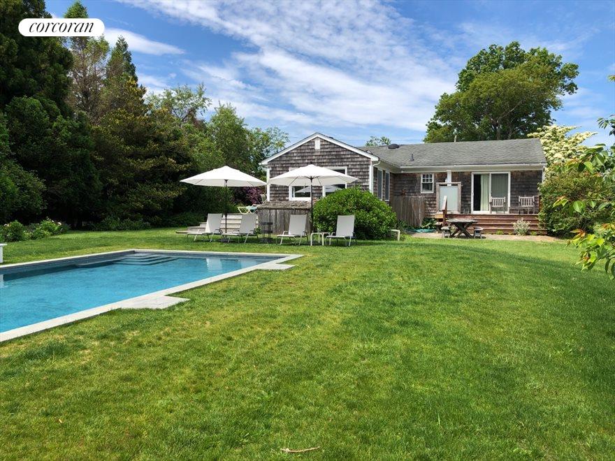 The Hamptons Real Estate | View 9 Sandpiper Lane | room 1