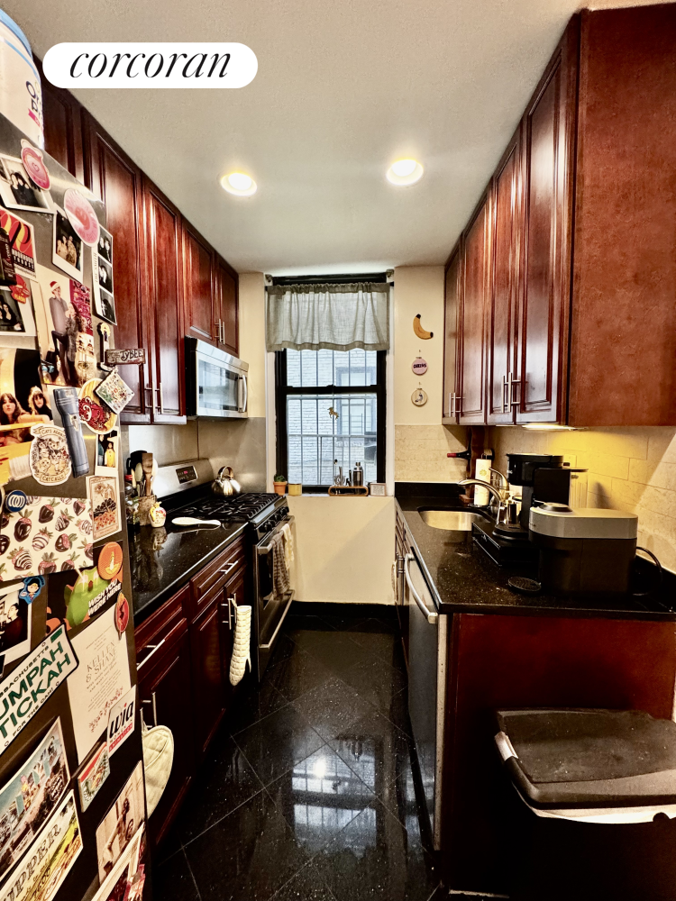 21-38 35th Street Steinway-Ditmars Queens NY 11105