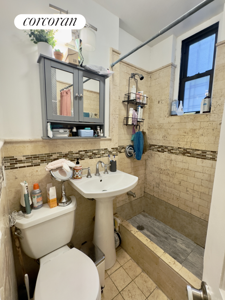 21-38 35th Street Steinway-Ditmars Queens NY 11105