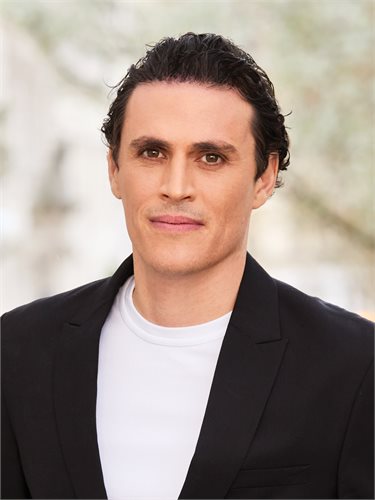 Richard E Hottinger