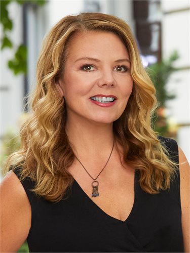 Heather M McMaster