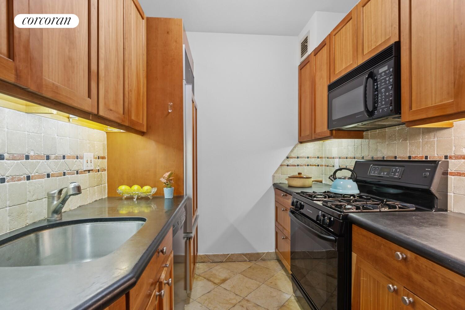 409-411 West 21st Street 1 Chelsea New York NY 10011