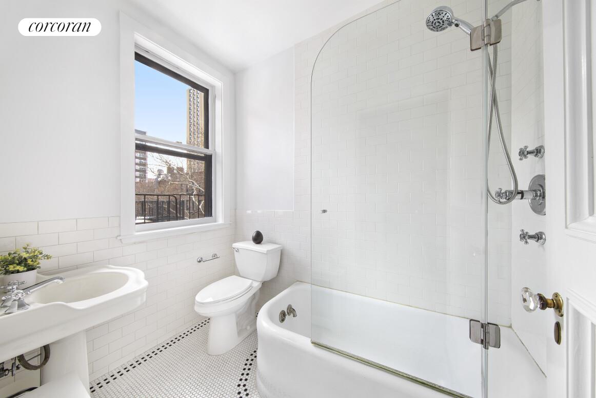 132 East 19th Street Gramercy Park New York NY 10003