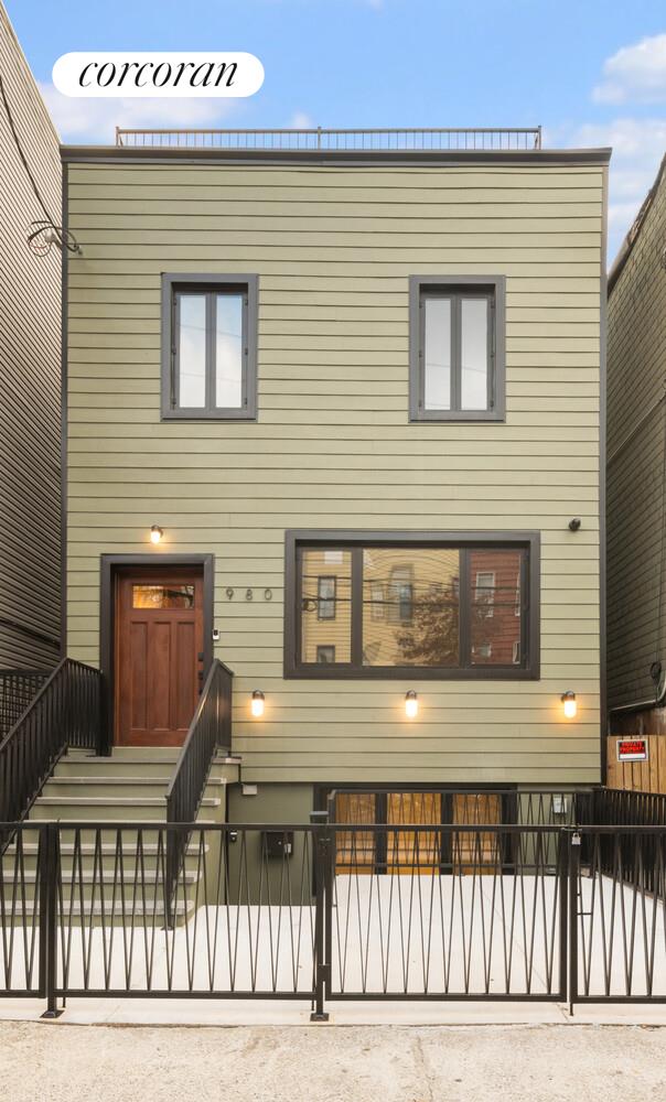980 Metropolitan Avenue East Williamsburg Brooklyn NY 11211