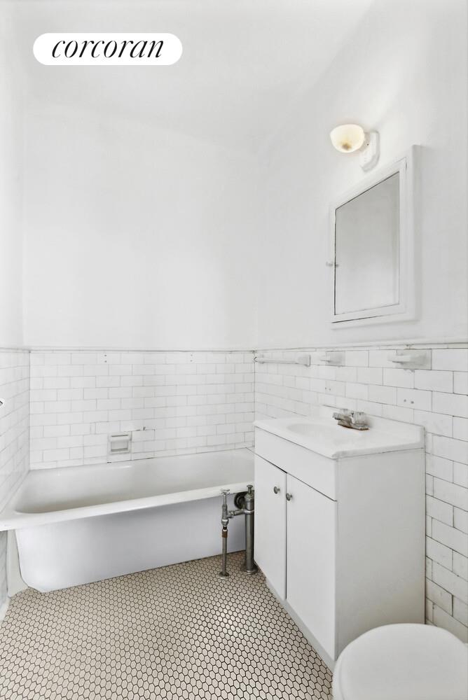409 Edgecombe Avenue 2A Hamilton Heights New York NY 10032