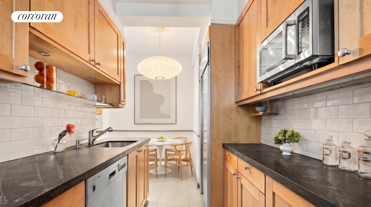 45 Christopher Street 4E Greenwich Village New York NY 10014