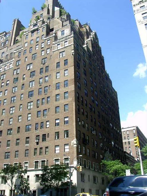  Apartment Building | View 730 Park Avenue | room 1
