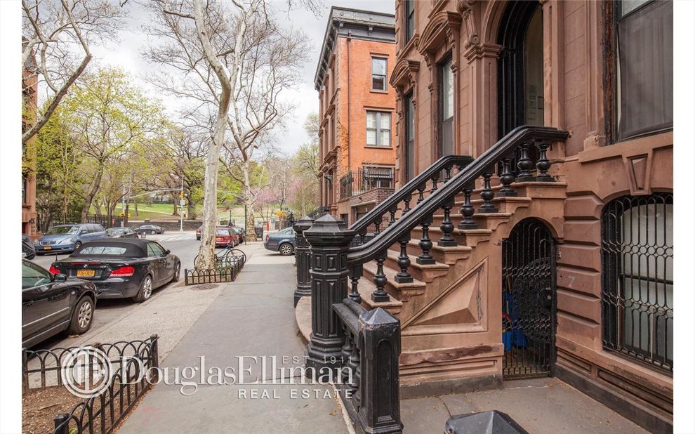 New York City Real Estate | View 7 South Portland Avenue, 3B | 2 Beds, 1 Bath | View 1