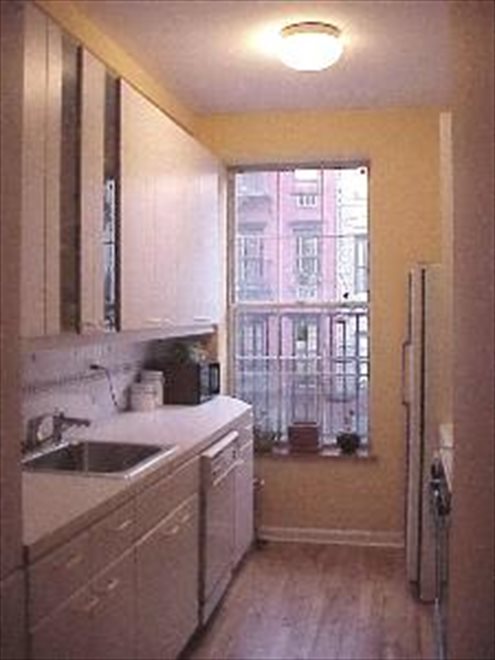New York City Real Estate | View 220 East 5th Street, 2E | room 3 | View 5