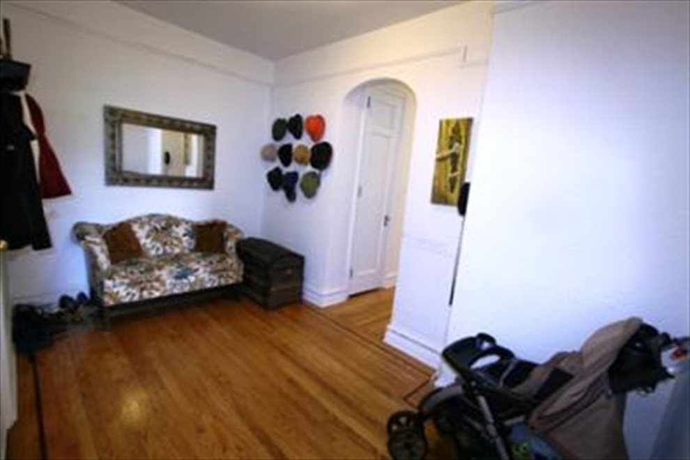 New York City Real Estate | View 135 Prospect Park SW, C10 | Foyer | View 4