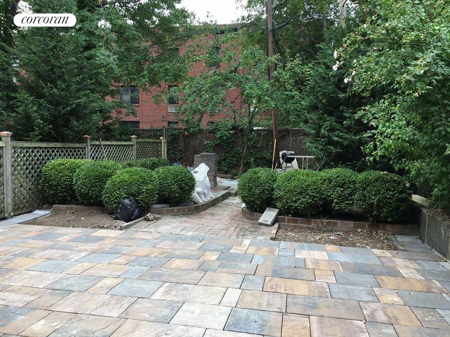 396 Clermont Avenue Garden Fort Greene Nyc Real Estate Corcoran