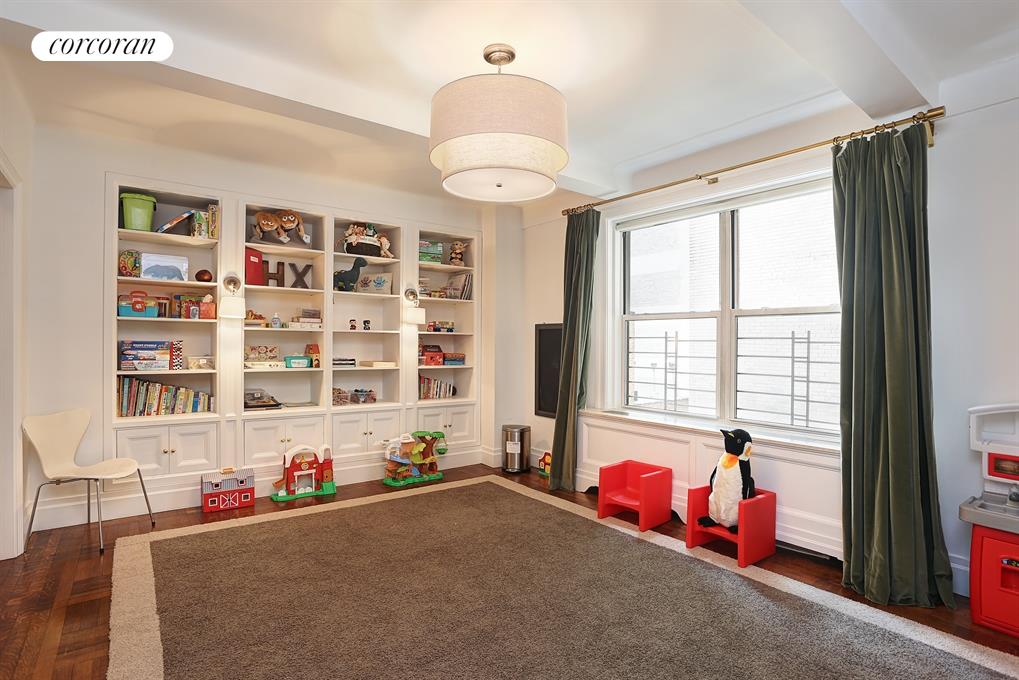 118 Riverside Drive, #3A