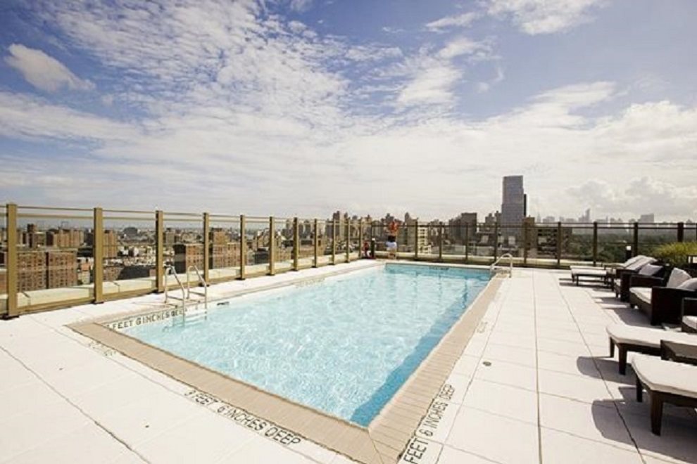 One Museum Mile Apartment Building | View 1280 Fifth Avenue | Rooftop Pool
