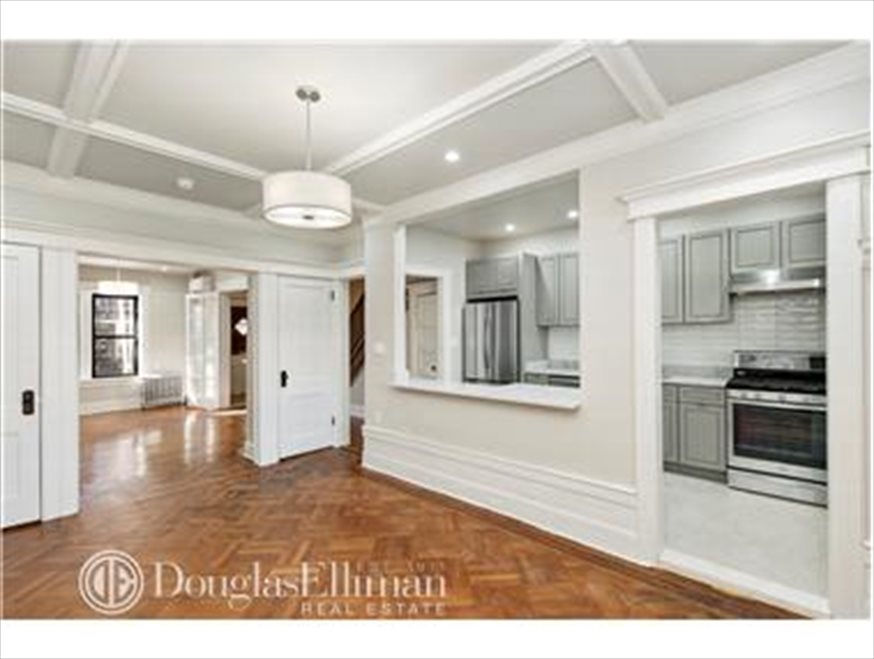 New York City Real Estate | View 77th Street | 4 Beds, 2.5 Baths | View 1