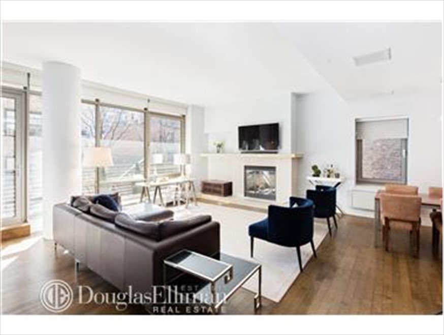 New York City Real Estate | View West 72nd Street | 2 Beds, 2 Baths | View 1