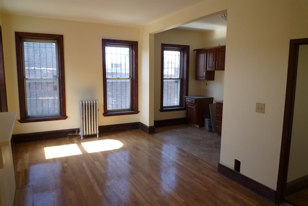 New York City Real Estate | View 823 Lexington Avenue, 3 | room 9 | View 10