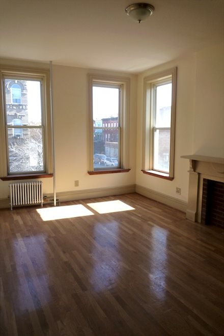 New York City Real Estate | View 823 Lexington Avenue, 2 | room 6 | View 7