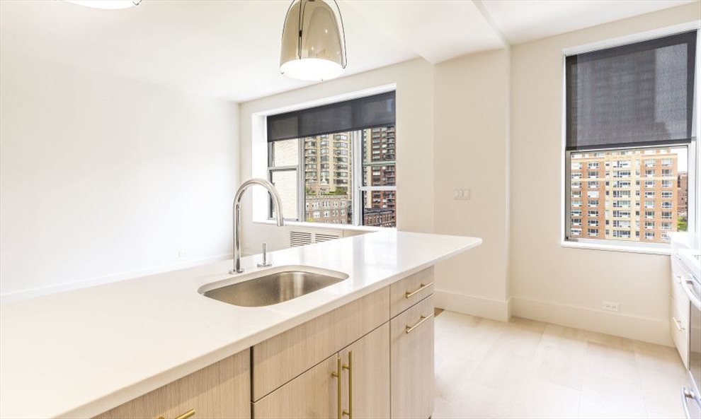 New York City Real Estate | View 151 East 80 St, 6C | 2 Beds, 2 Baths | View 1