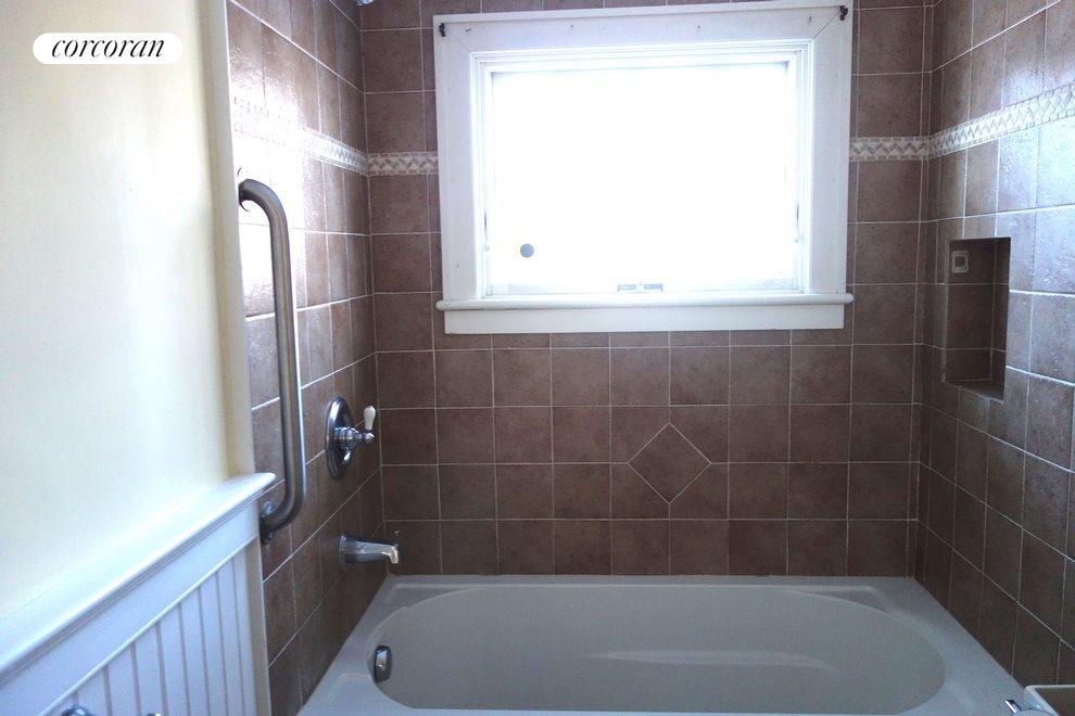 New York City Real Estate | View  | Tub/Shower | View 18